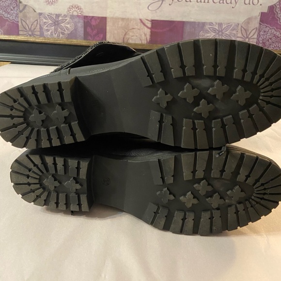 Jessica Cline “Karson” boot 11M - Picture 4 of 5